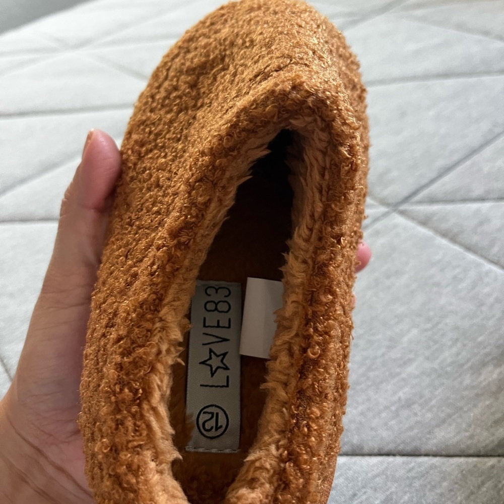 Tan Fuzzy Teddy Slippers - Picture 5 of 7